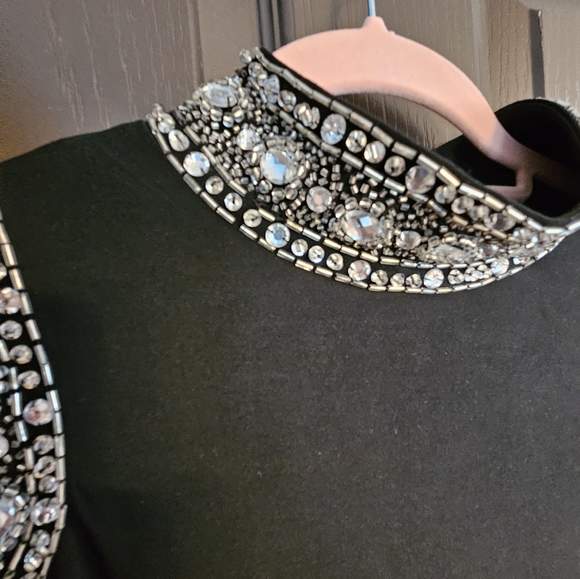 Cold sholder black dress. Size6 - Picture 4 of 9